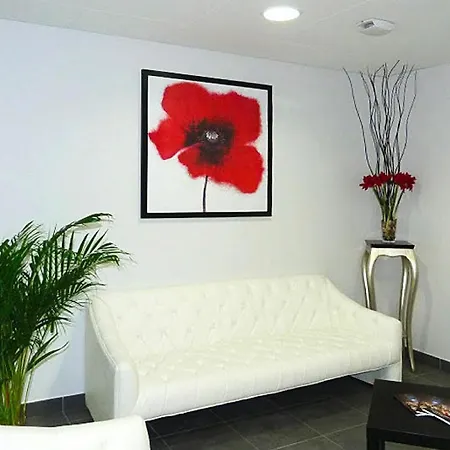 Romantic Seaside Stay In La Baule *