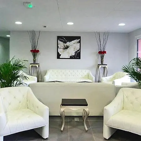 Romantic Seaside Stay In La Baule